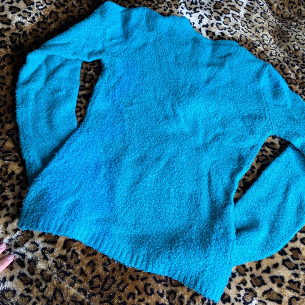 Sweaters - Picture 4 of 7
